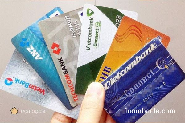 Học sinh nên làm thẻ ATM của ngân hàng nào sẽ tốt?
