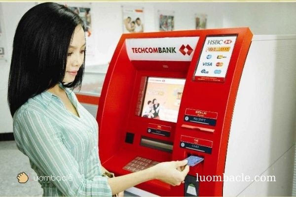 [Giải đáp] Thẻ Techcombank có thể rút ở ATM ngân hàng nào?